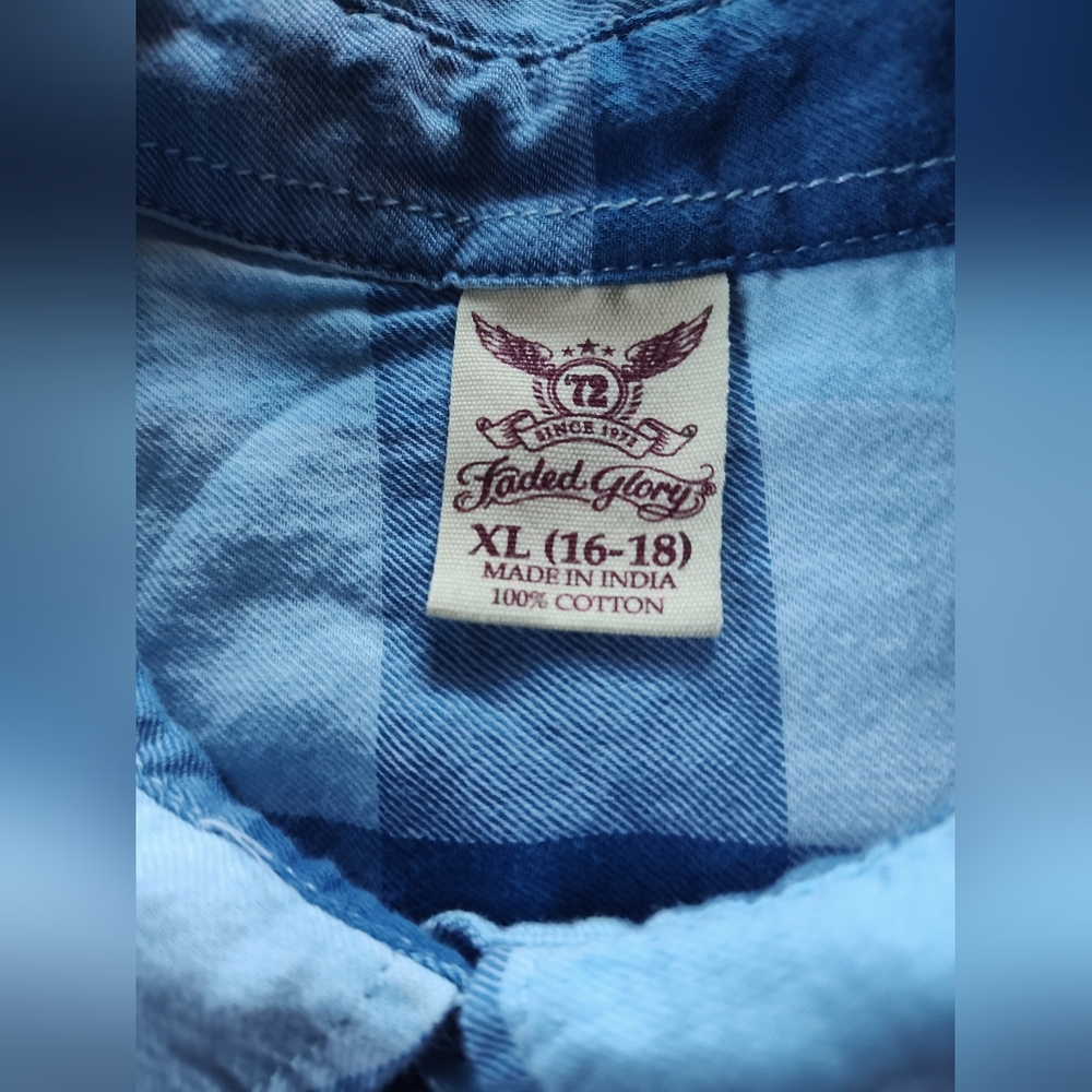FADED GLORY Ladies lightweight Button Up Blouse. Size XL (16-18) - Picture 2 of 5